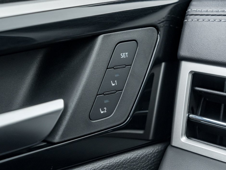 2023 Mitsubishi OUTLANDER PHEV SEL S-AWC-16