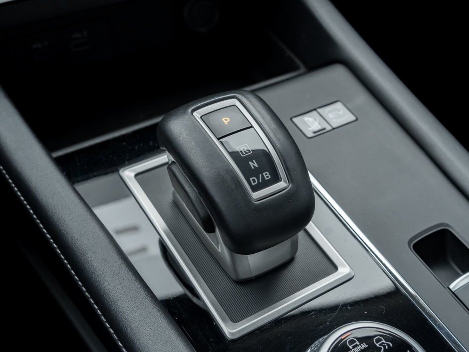 2023 Mitsubishi OUTLANDER PHEV SEL S-AWC-17