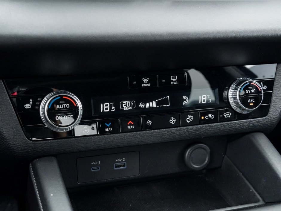 2023 Mitsubishi OUTLANDER PHEV SEL S-AWC-20
