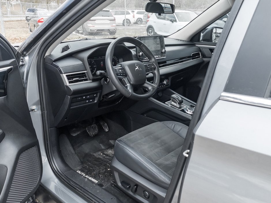 2023 Mitsubishi Outlander PHEV LE S-AWC-7
