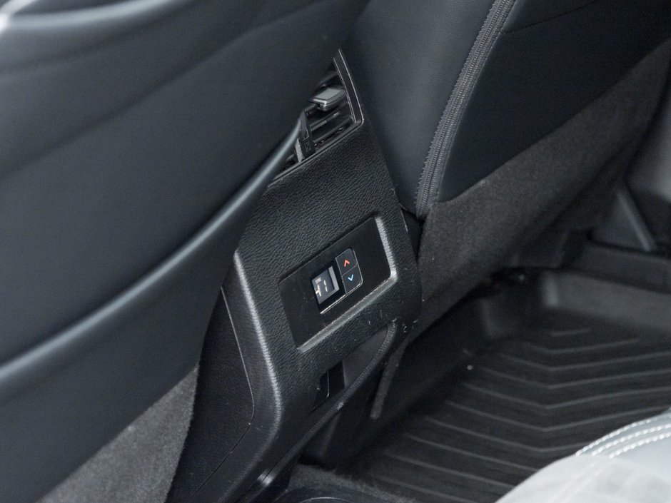 2023 Mitsubishi Outlander PHEV LE S-AWC-23