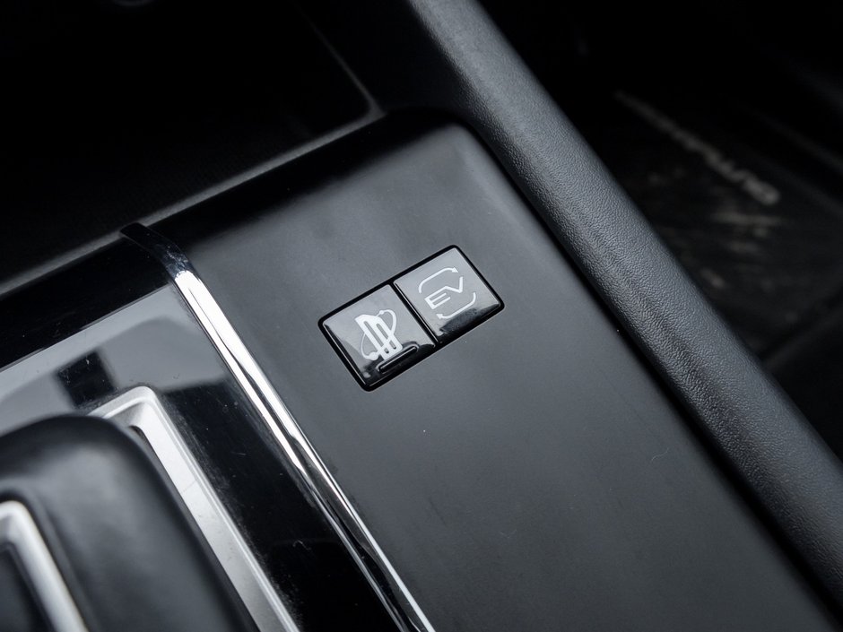 2023 Mitsubishi Outlander PHEV LE S-AWC-18