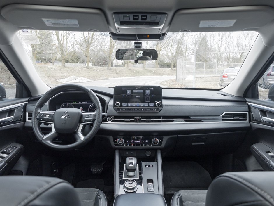 2023 Mitsubishi Outlander PHEV LE S-AWC-25