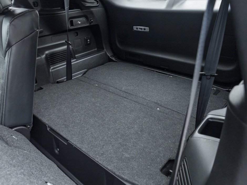 2023 Mitsubishi Outlander PHEV LE S-AWC-24