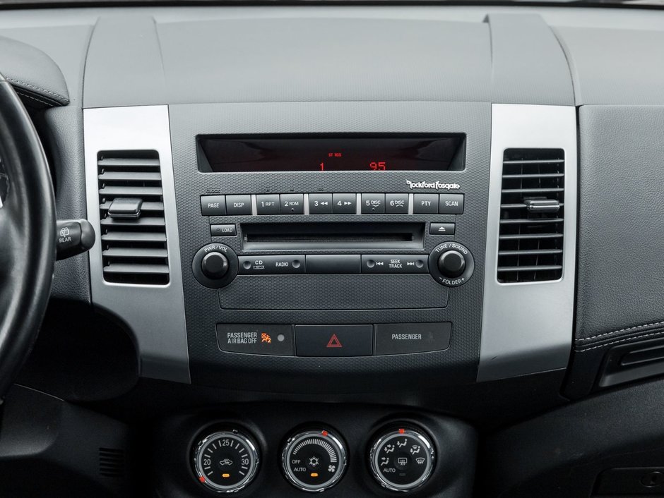 2010 Mitsubishi Outlander XLS 4WD Sportronic at-22