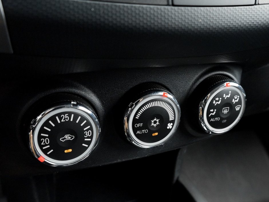 2010 Mitsubishi Outlander XLS 4WD Sportronic at-16
