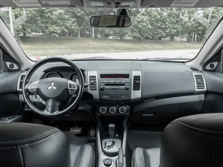 2010 Mitsubishi Outlander XLS 4WD Sportronic at-21