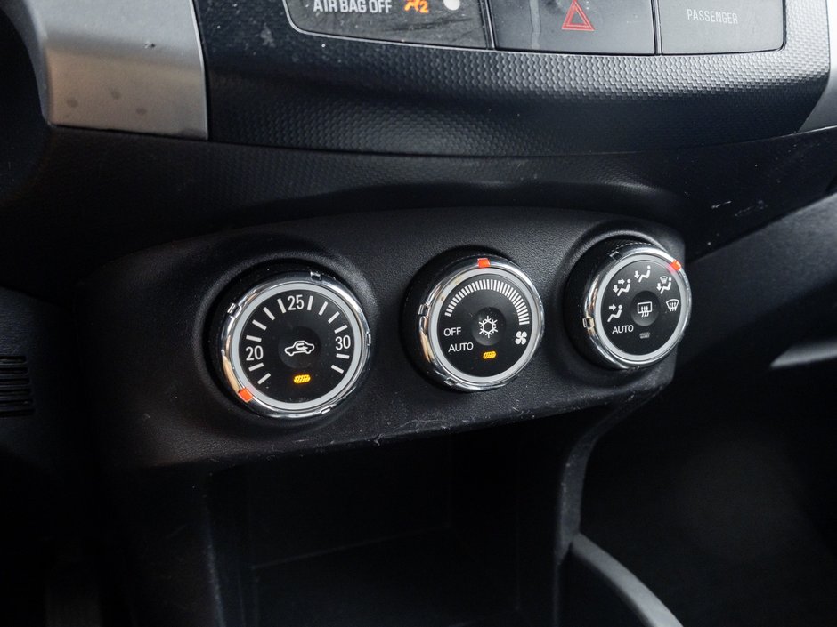 2010 Mitsubishi Outlander XLS 4WD Sportronic at-16