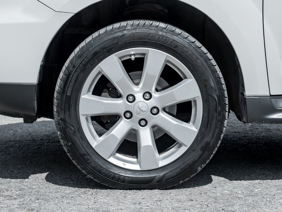2012 Mitsubishi Outlander XLS 4WD Sportronic at-3