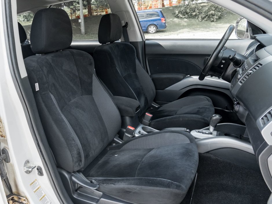 2012 Mitsubishi Outlander XLS 4WD Sportronic at-17