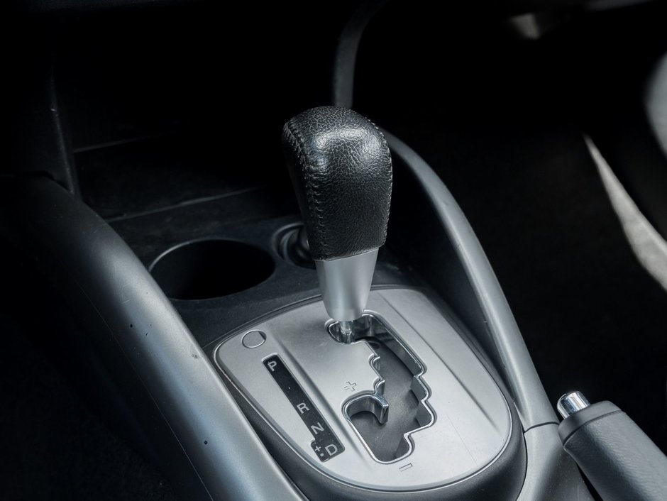 2012 Mitsubishi Outlander XLS 4WD Sportronic at-11