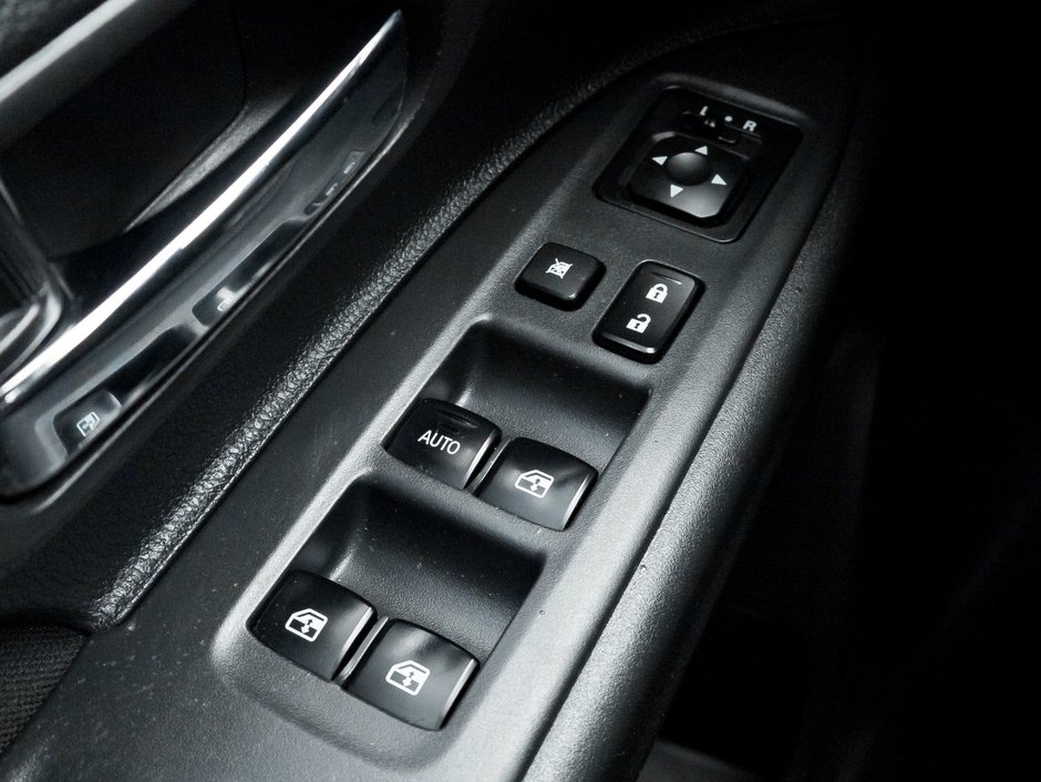 2016 Mitsubishi Outlander ES AWC-12