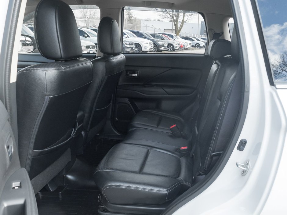 2016 Mitsubishi Outlander GT S-AWC-19