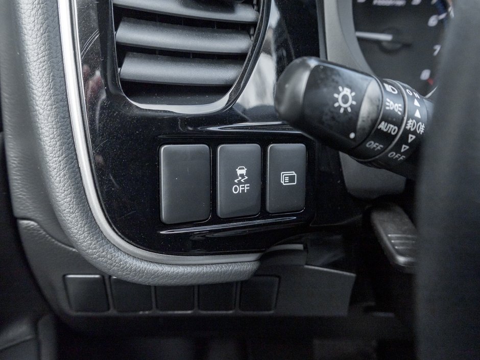 2018 Mitsubishi Outlander ES AWC Touring-13