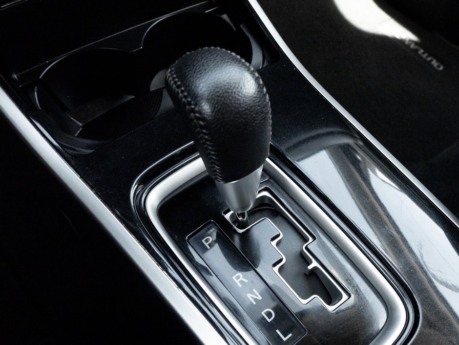 2020 Mitsubishi Outlander SEL S-AWC-13