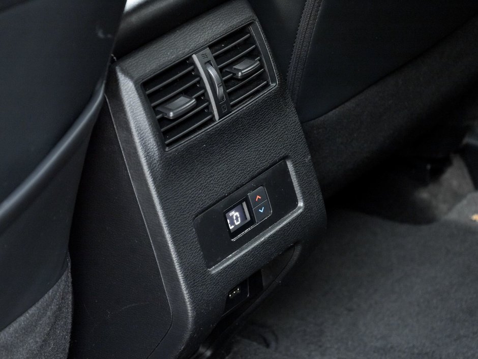 2022 Mitsubishi Outlander LE S-AWC-23