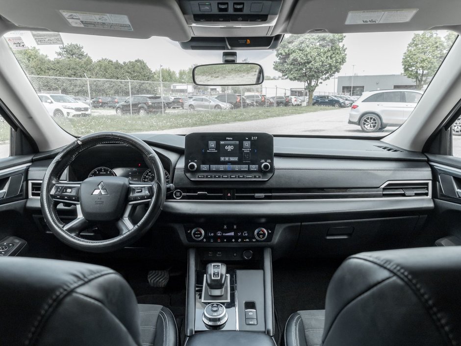 2022 Mitsubishi Outlander LE S-AWC-24