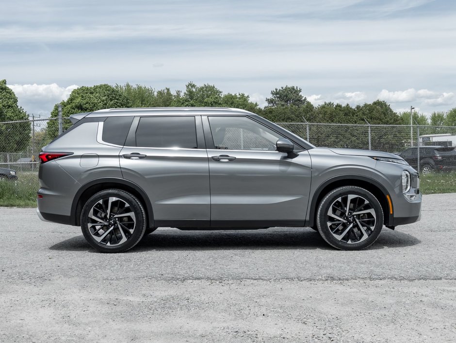 2022 Mitsubishi Outlander LE S-AWC-4