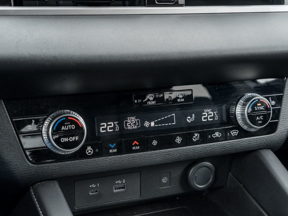 2022 Mitsubishi Outlander LE S-AWC-17
