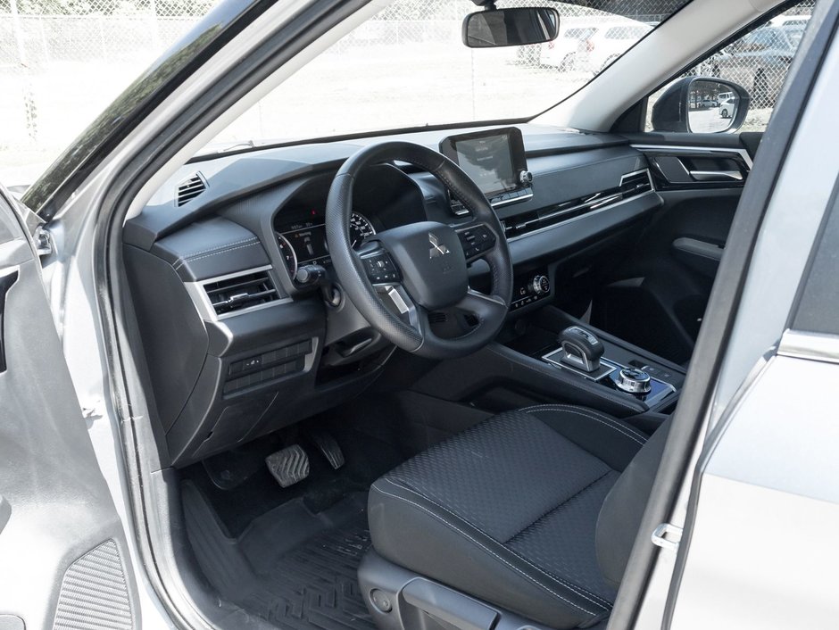 2022 Mitsubishi Outlander ES S-AWC-6