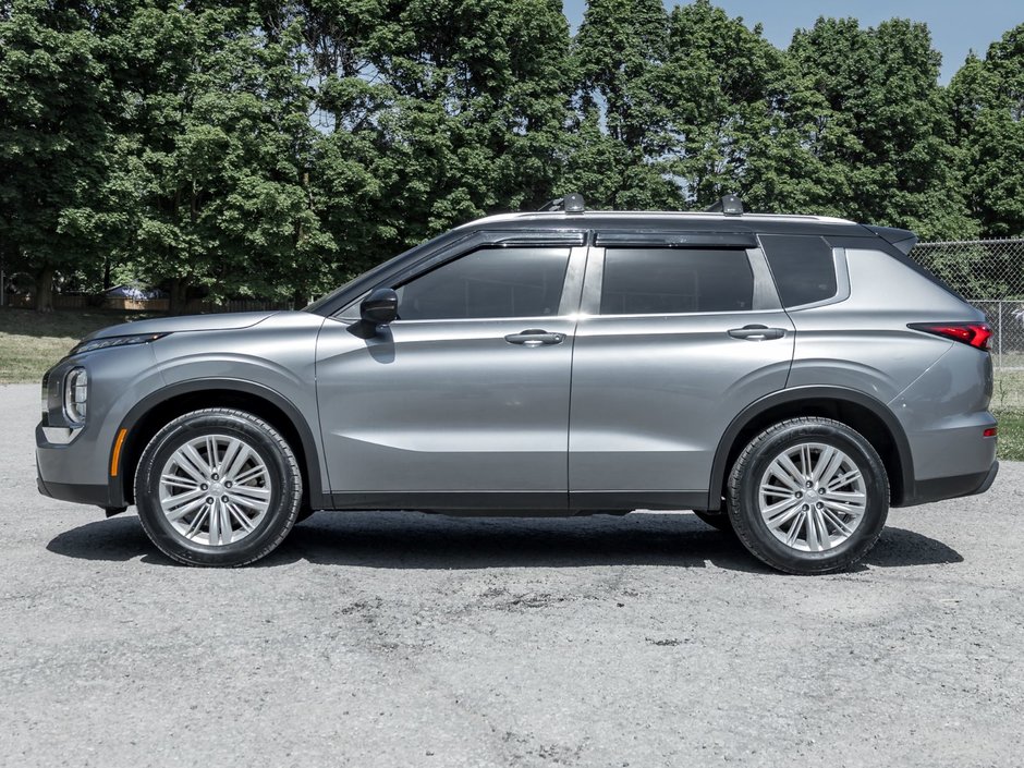 2022 Mitsubishi Outlander ES S-AWC-2