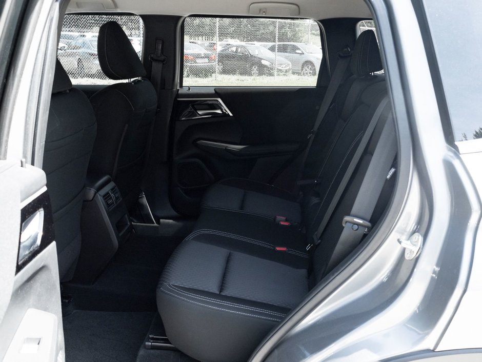 2022 Mitsubishi Outlander ES S-AWC-21