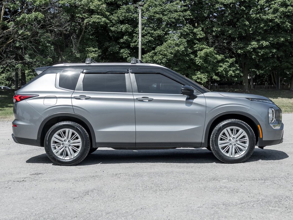 2022 Mitsubishi Outlander ES S-AWC-4