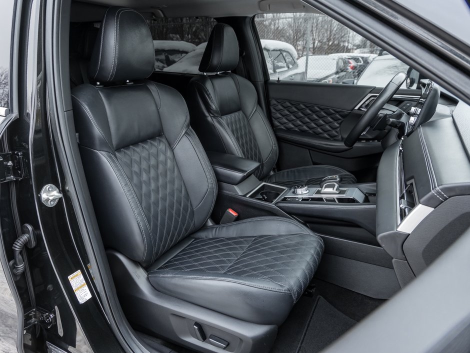 2022 Mitsubishi Outlander GT S-AWC-23