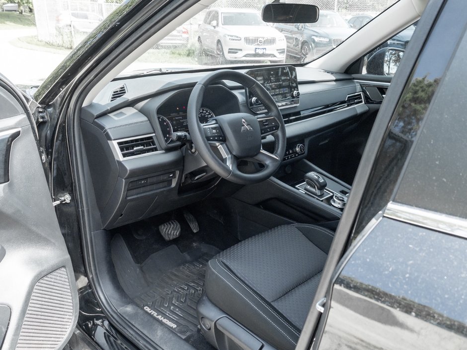 2022 Mitsubishi Outlander LE S-AWC-6
