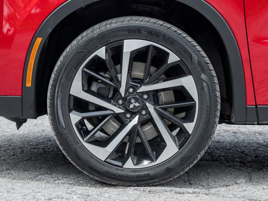 2023 Mitsubishi Outlander LE S-AWC-3