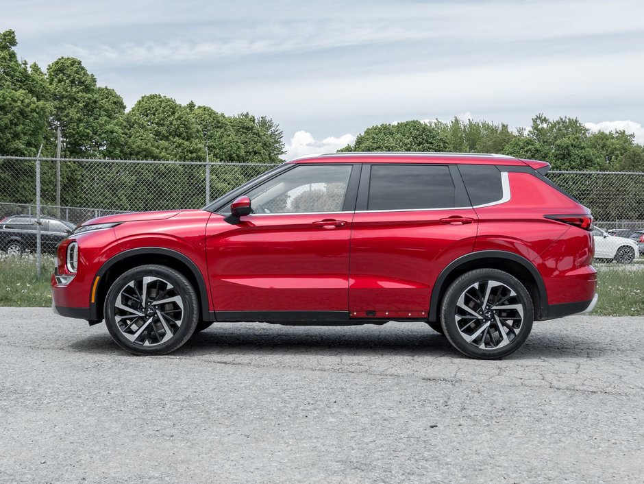 2023 Mitsubishi Outlander LE S-AWC-2