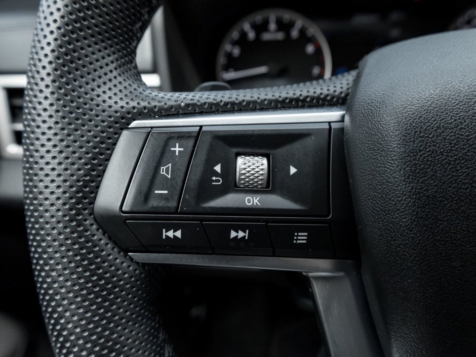 2023 Mitsubishi Outlander LE S-AWC-8