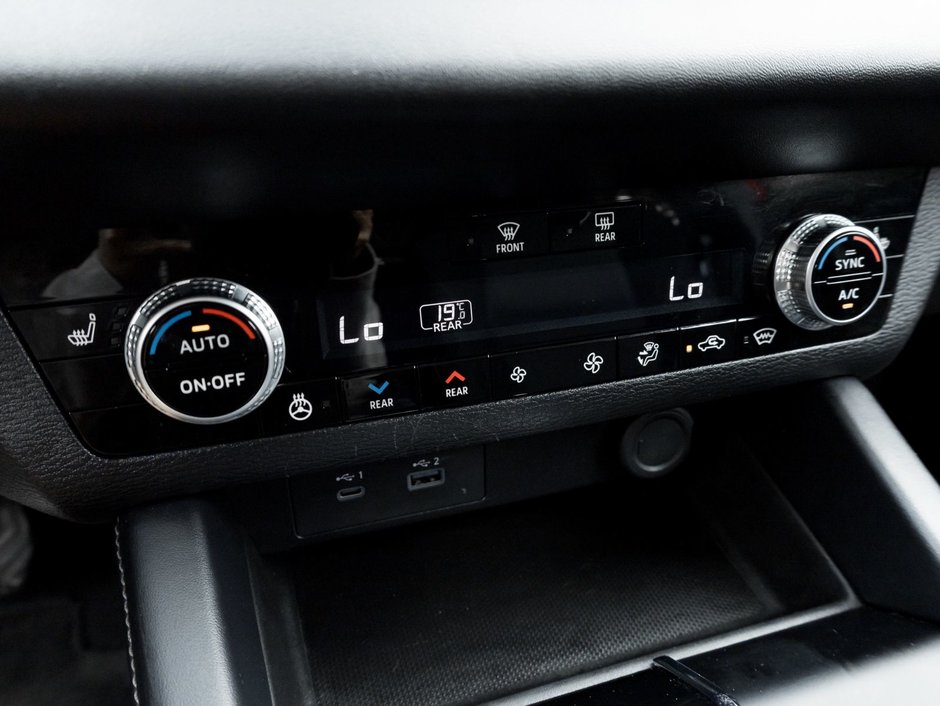 2023 Mitsubishi Outlander LE S-AWC-17