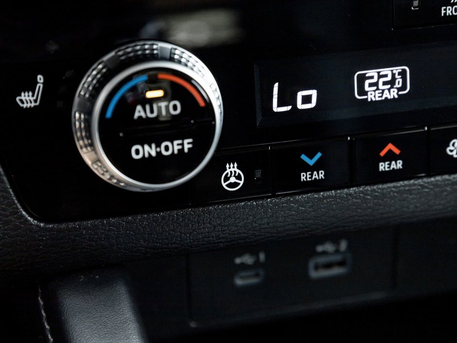 2023 Mitsubishi Outlander LE S-AWC-17
