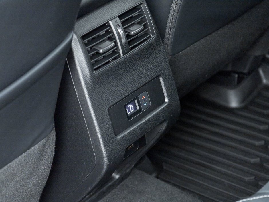 2023 Mitsubishi Outlander LE S-AWC-23