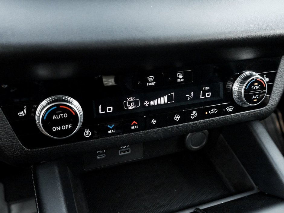 2023 Mitsubishi Outlander LE S-AWC-17