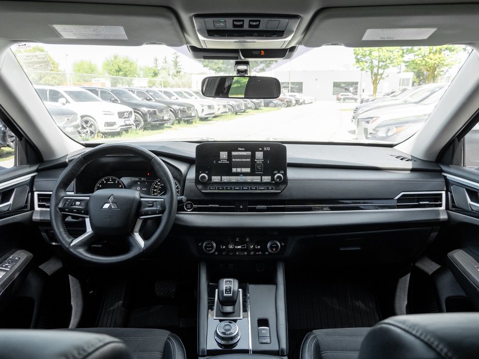 2023 Mitsubishi Outlander LE S-AWC-22