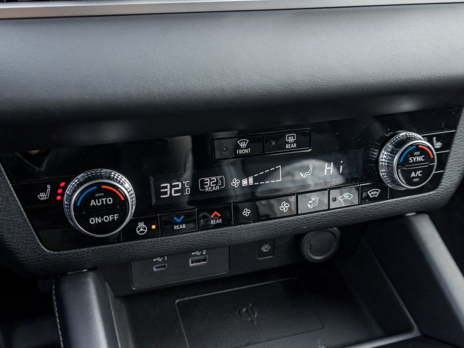 2024 Mitsubishi Outlander LE S-AWC-16