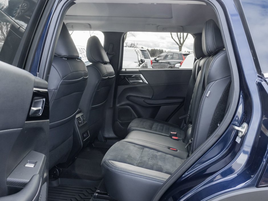 2024 Mitsubishi Outlander LE S-AWC-20