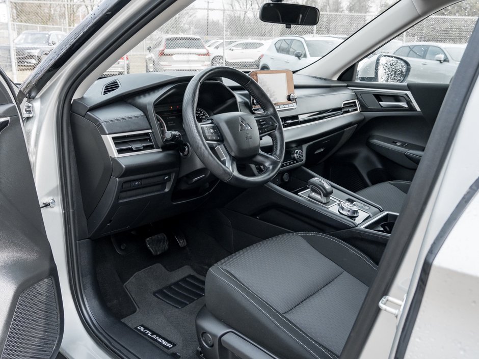 2024 Mitsubishi Outlander SE S-AWC-6