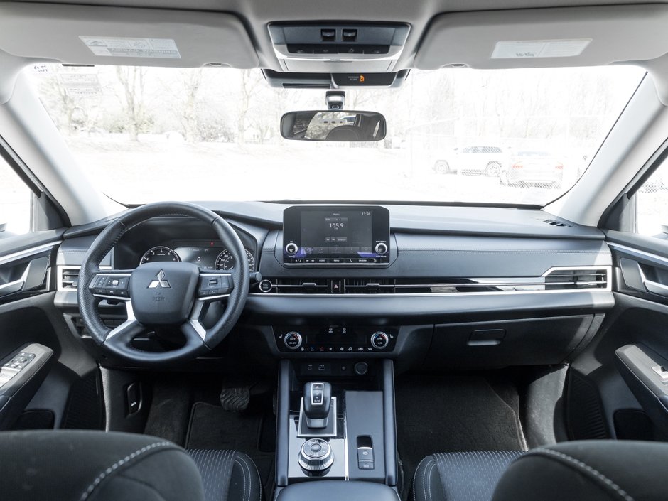 2024 Mitsubishi Outlander SE S-AWC-22