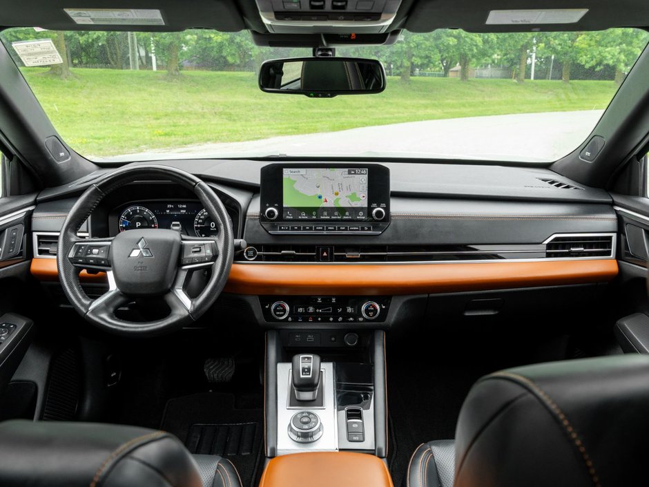 2024 Mitsubishi Outlander GT S-AWC-28