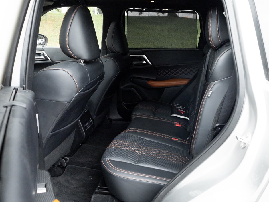 2024 Mitsubishi Outlander GT S-AWC-23