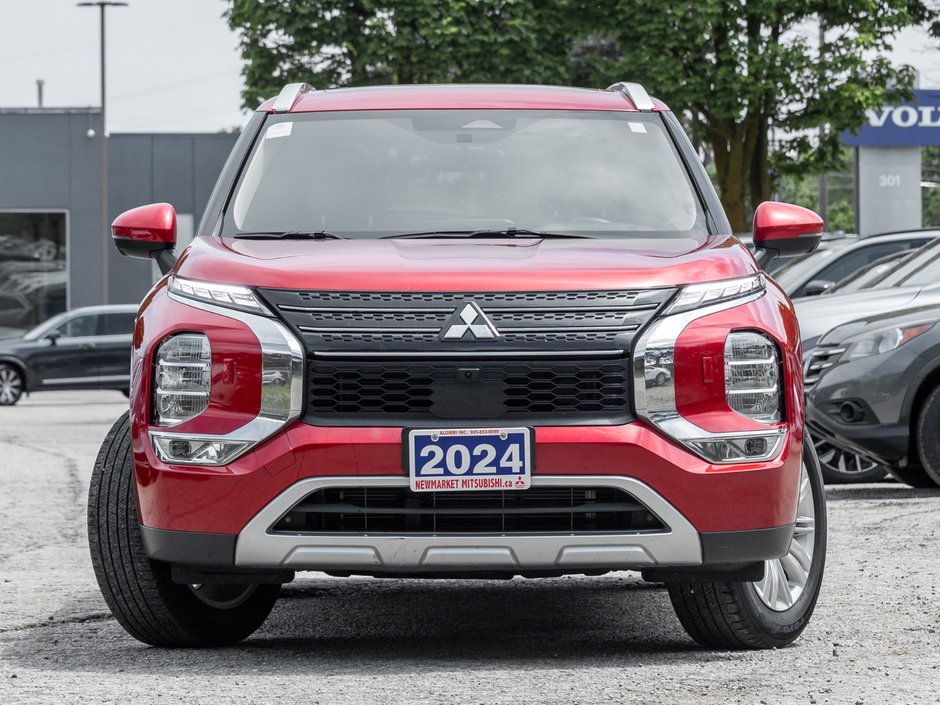 2024 Mitsubishi Outlander LE S-AWC-1
