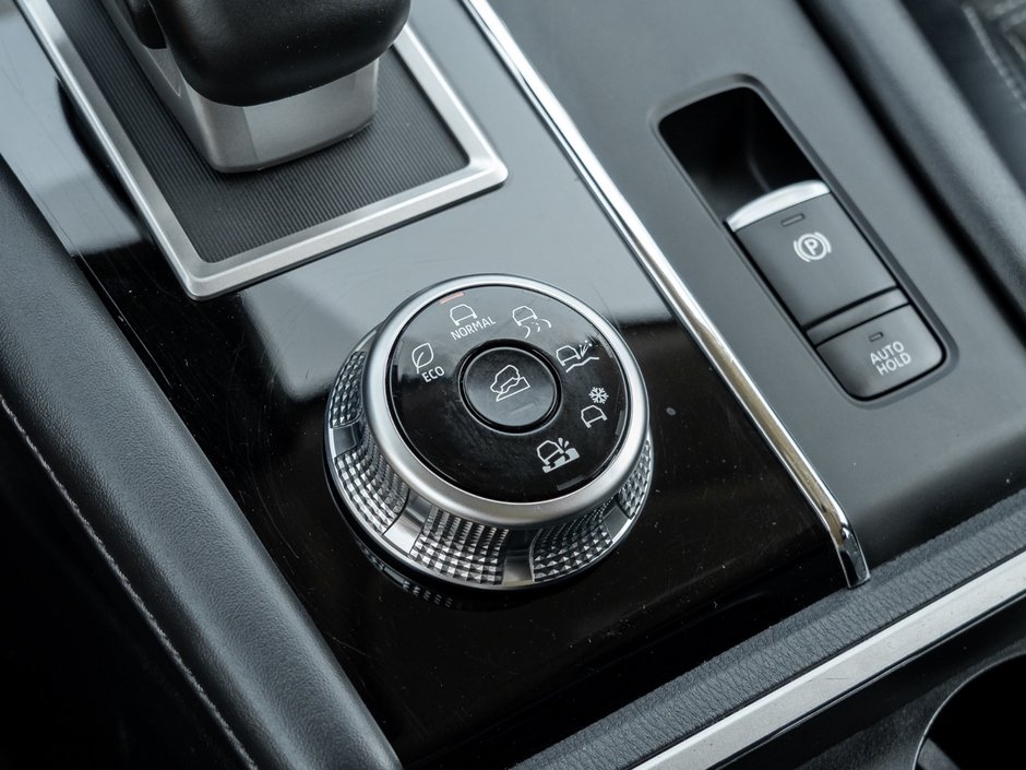 2024 Mitsubishi Outlander LE S-AWC-14