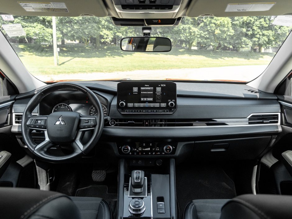 2024 Mitsubishi Outlander LE S-AWC-23