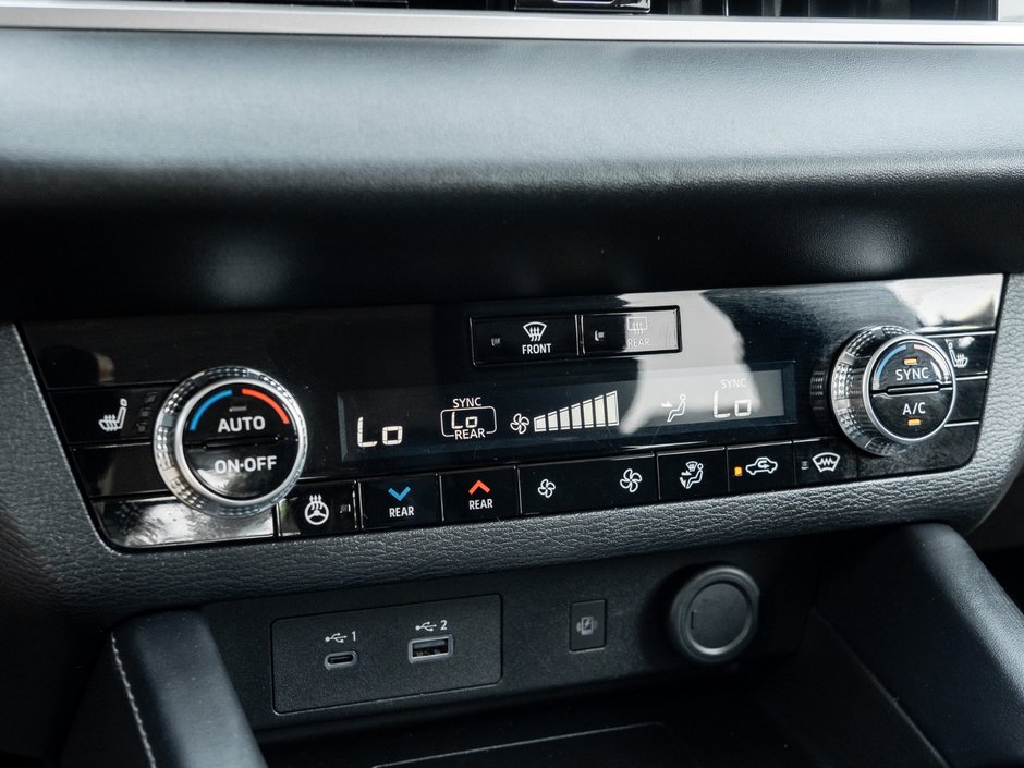 2024 Mitsubishi Outlander LE S-AWC-16