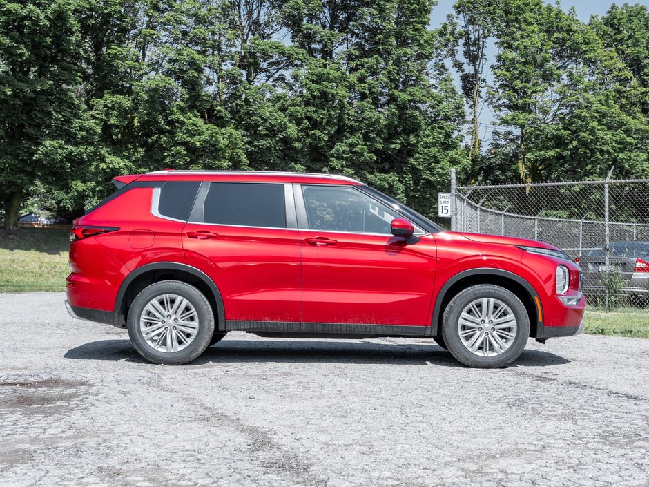 2024 Mitsubishi Outlander LE S-AWC-4