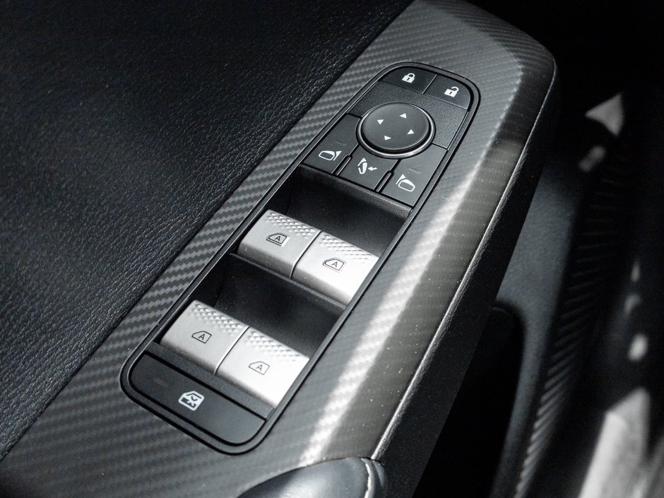 2024 Mitsubishi Outlander LE S-AWC-12