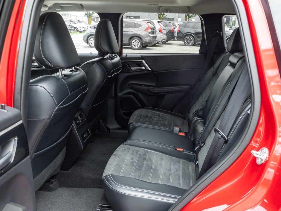 2024 Mitsubishi Outlander LE S-AWC-20